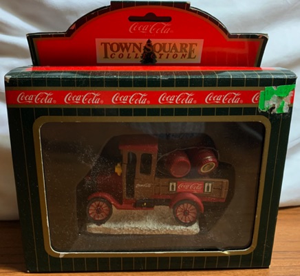 4375-1 € 15,00 coca cola town sqaure Model T TRUCK 64311.jpeg